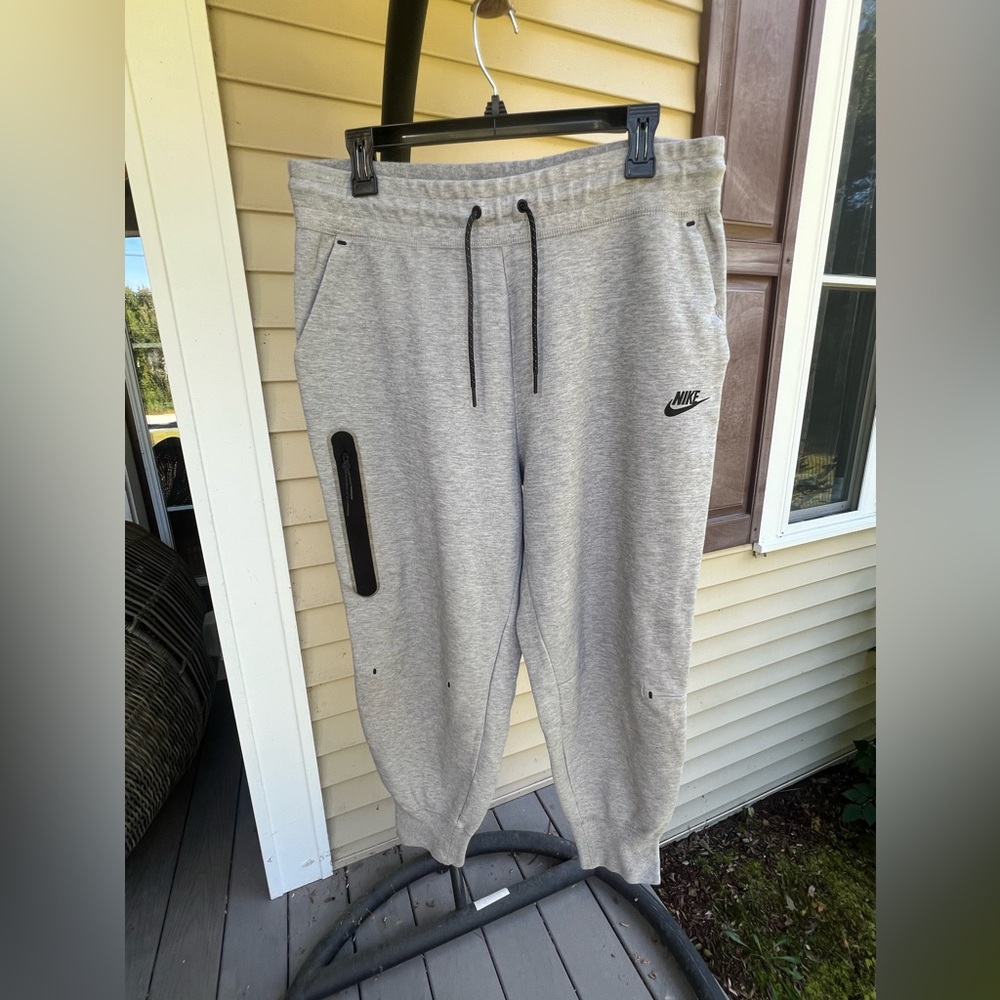 Nike Tech Fleece Joggers L